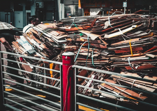 Optimiser l’espace de stockage en entrepôt grâce à la compaction des déchets