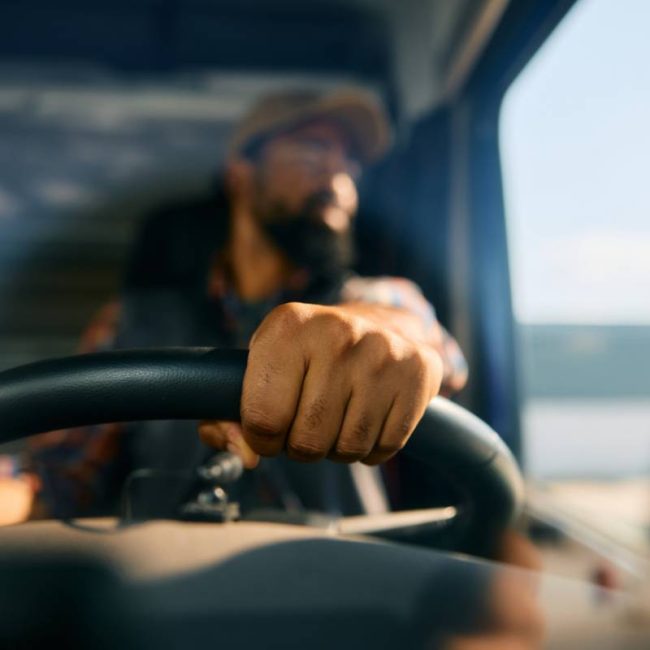 Devenir transporteur routier : la formation capacité lourd à distance