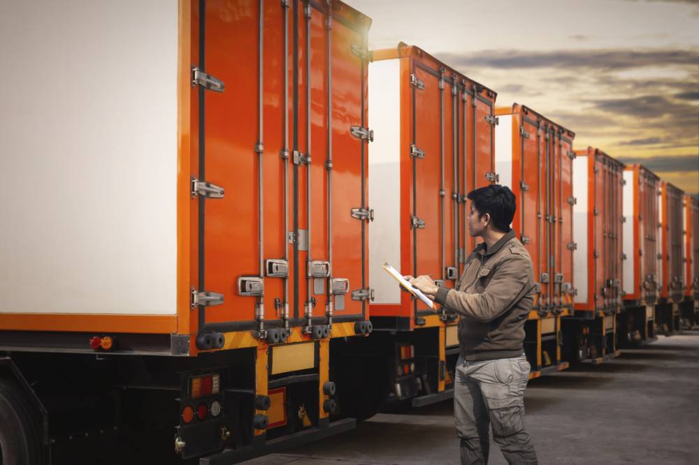 Devenir transporteur routier : la formation capacité lourd à distance